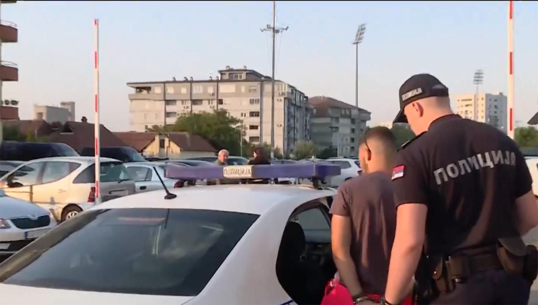 Jagodina policija privodi grupu studenata
