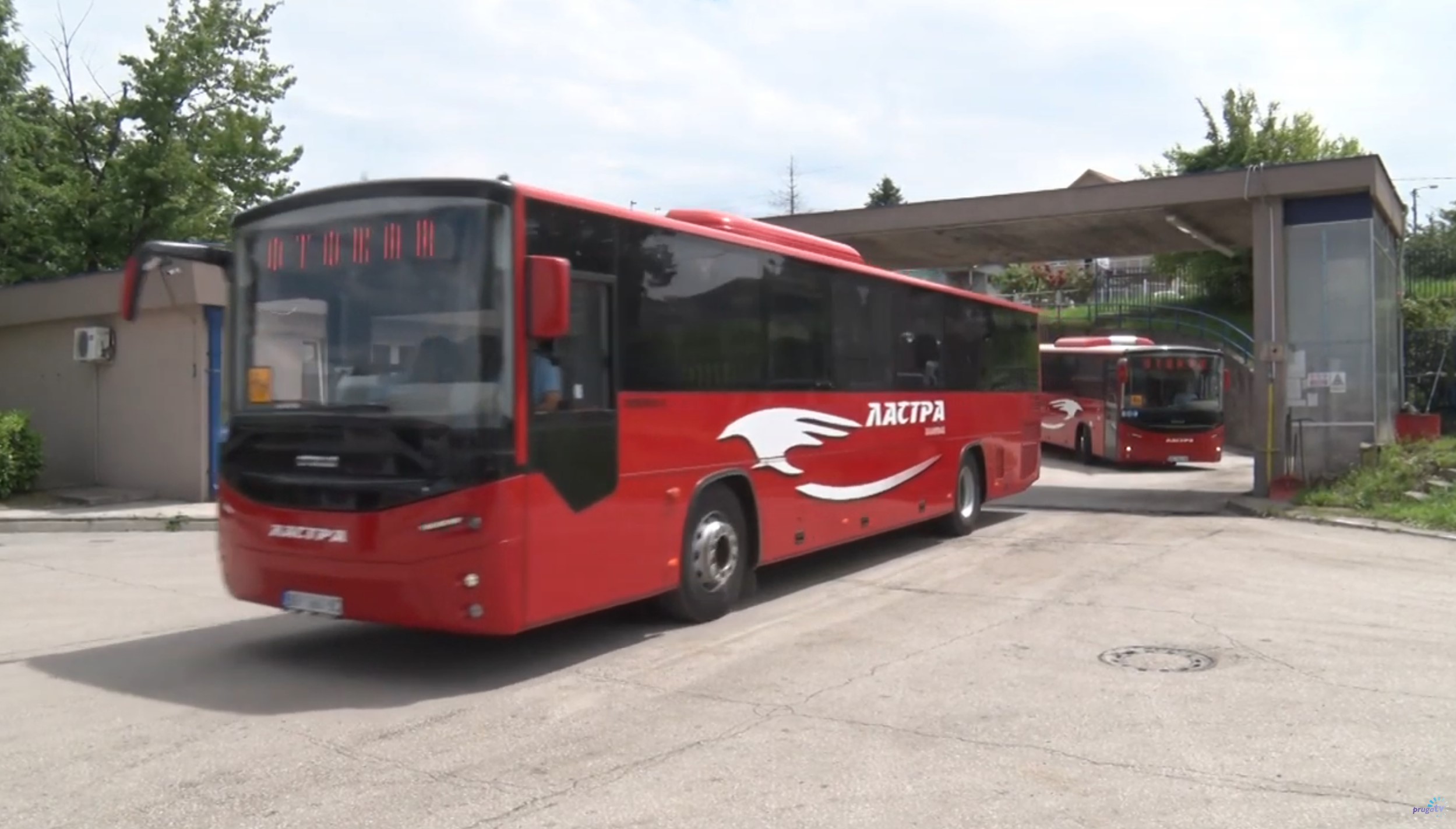 Lastra autobus, autobusi