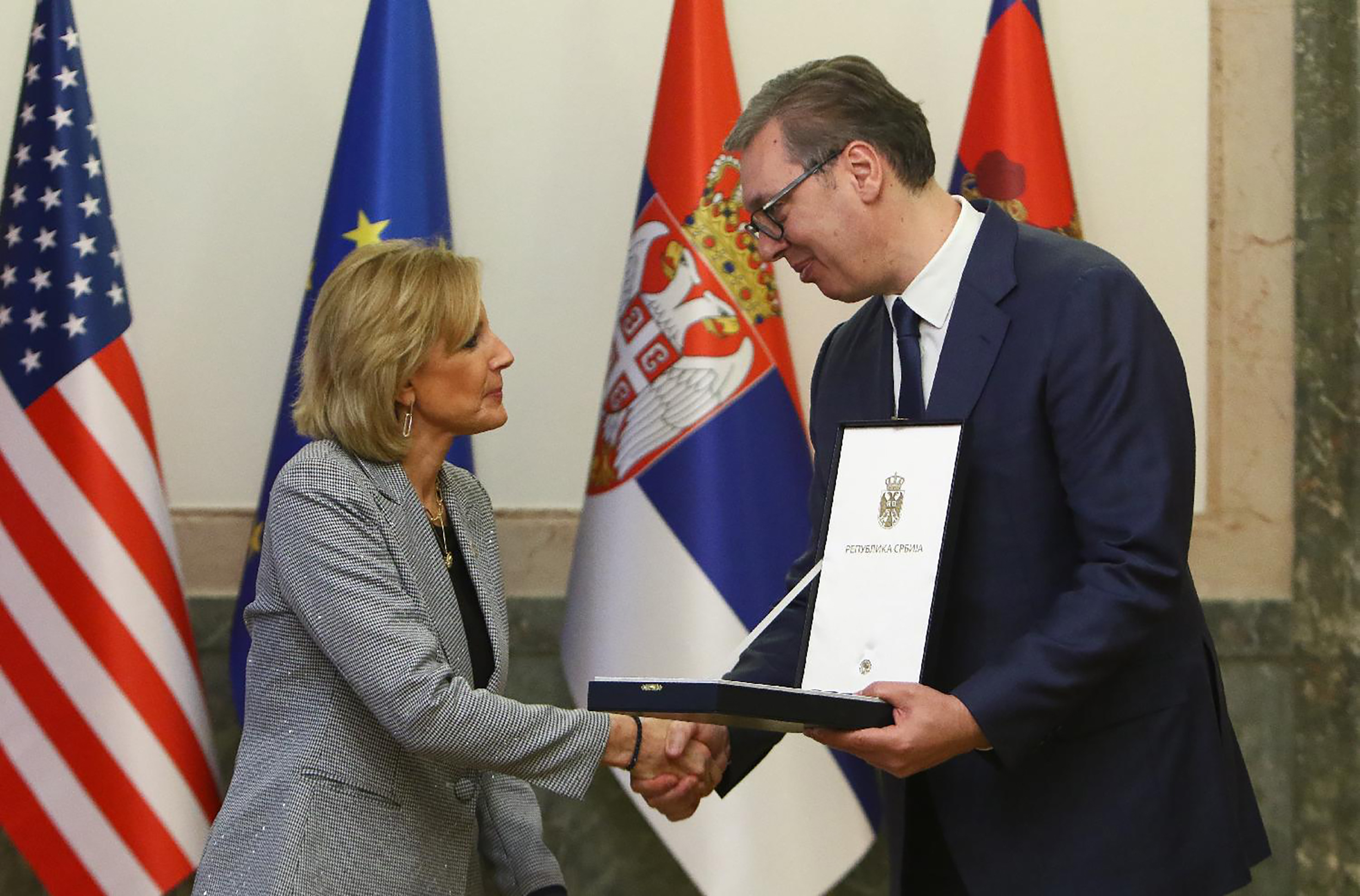 Predsednik Srbije Aleksandar Vučić sastao se sa kopredsedavajućom u srpskom kokusu u Predstavničkom domu Kongresa SAD Klaudijom Teni