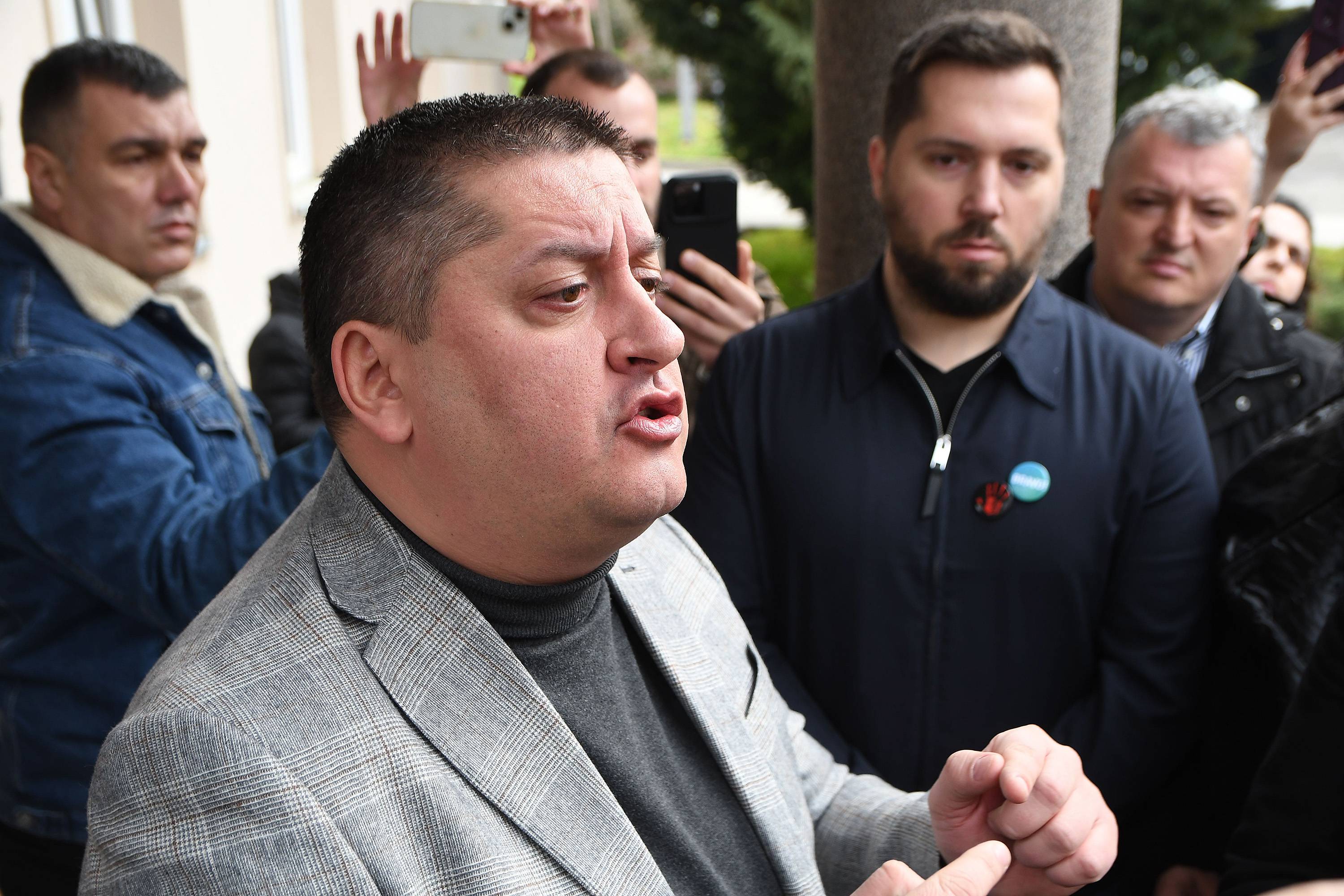 SKUP ODBORNIKA OPOZICIJE ZBOG OTKAZA RADNICIMA NS TOPLANA