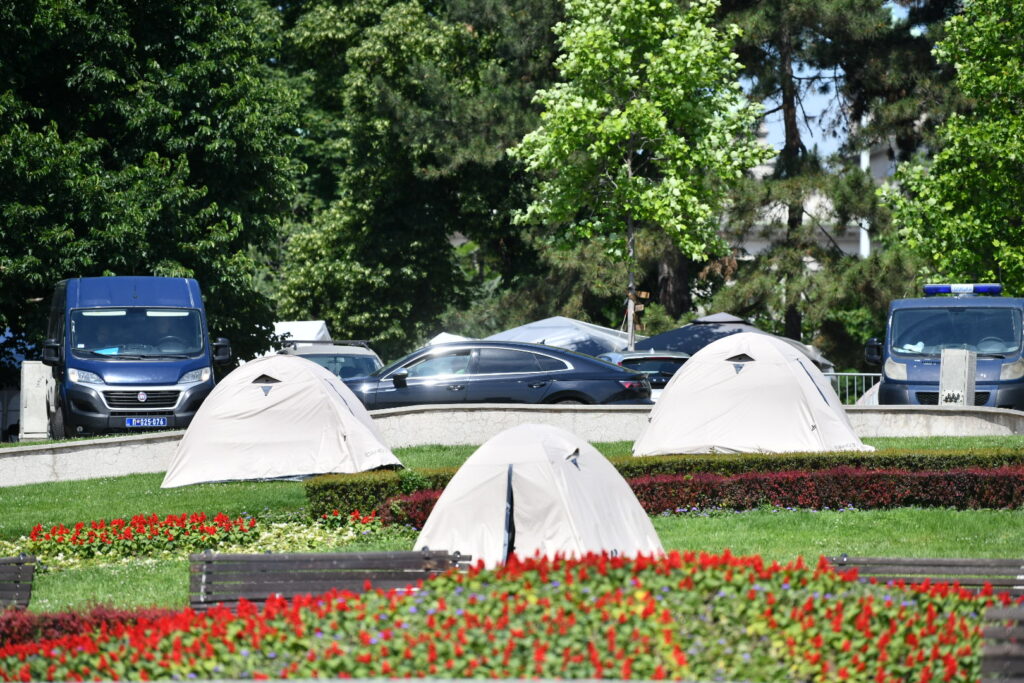 Beograd 02. jun 2025. Pionirski park, studentsko naselje Ćacilend u Pionirskom parku gde obitava grupa studenata Studenti 2.0 koji hoce da uče, novi satori satorcici za male studente Foto:Vesna Lalić/Nova.rs