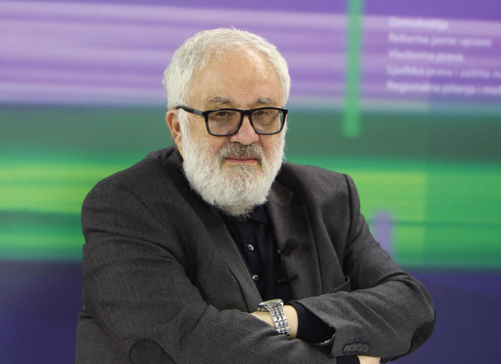 Mesto: BEOGRAD
Datum: Sun Feb 16 13:24:36 CET 2025
Dogadjaj: EVROSERVIS/KVAKA 23 - intervju FoNetu akademika Vladimira Kostića u okviru serijala Kvaka 23
Fotoreporter: Milica Vučković
Ličnosti: Vladimir Kostić
Izvor: FoNet