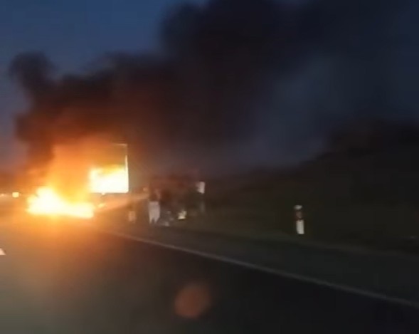 Zapalio se auto kod Ražnja