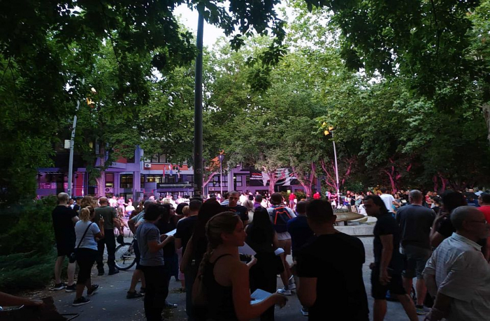 Novi Sad, 01.08.2025. Performans. Komemorativni skup u Novom Sadu, obeležavanje na devet, 9 meseci od pada nadstrešnice u Novom Sadu Foto: 021.rs