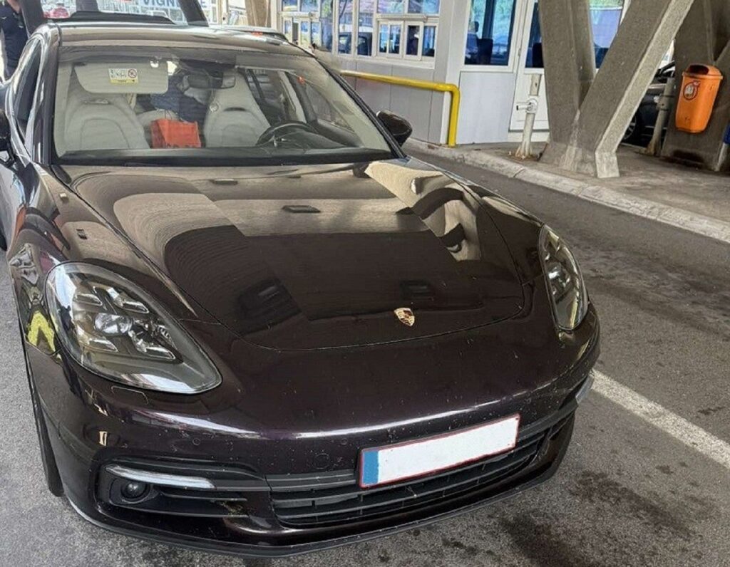 Krijumčarenje, novac, neprijavljeni novac, euri, evri Foto: Uprava carina