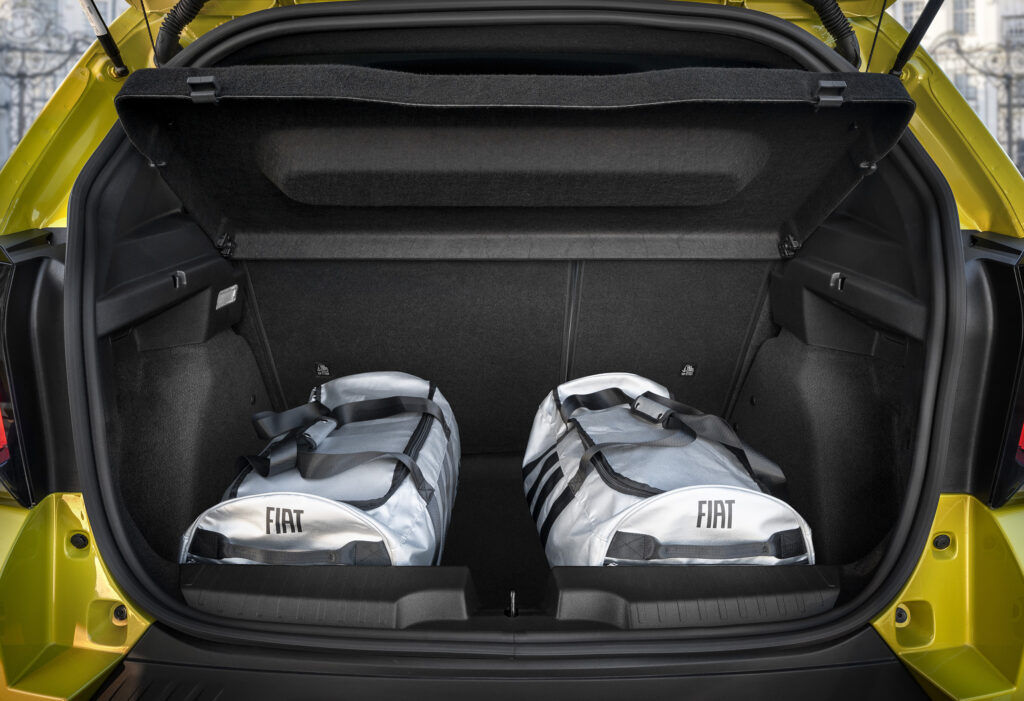 1740657346-FiatGrandePanda_interiors-2-1024x701.jpg