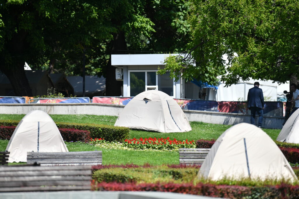 Beograd 02. jun 2025. Pionirski park, studentsko naselje Ćacilend u Pionirskom parku gde obitava grupa studenata Studenti 2.0 koji hoce da uče, novi satori satorcici za male studente Foto:Vesna Lalić/Nova.rs