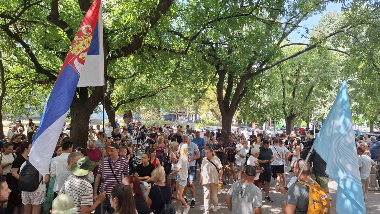 Foto: Autonomija.info, protest ispred suda u Novom Sadu