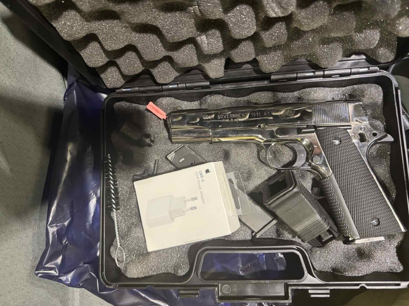 pištolj i municija ispod peškira, horgoš