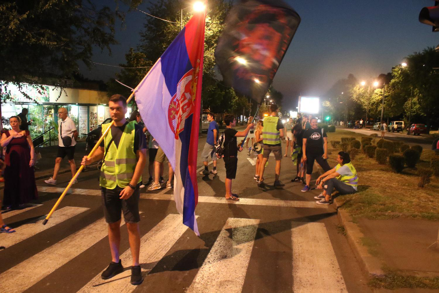 Mesto: Beograd
Datum: Tue Aug 12 21:14:12 CEST 2025
Dogadjaj: DRUŠTVO - akcija zbora Konjarnik "Ko je odgovoran"
Fotoreporter: Zoran Mrđa
Izvor: FoNet