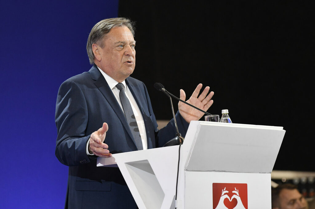 Beograd 28.05.2024 predizborni miting SNS liste "Aleksandar Vučić - Beograd sutra" . Miting, skup, SNS, hala sportova Ranko Žeravica, Novi Beograd Foto: Goran Srdanov/Nova.rs