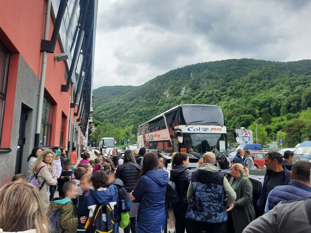 Užice, autobus sa pokvarenim kočnicama poslat da vozi decu na izlet. OŠ Dušan Jerković, deca, izlet Foto: Slavica Panić/Nova.rs