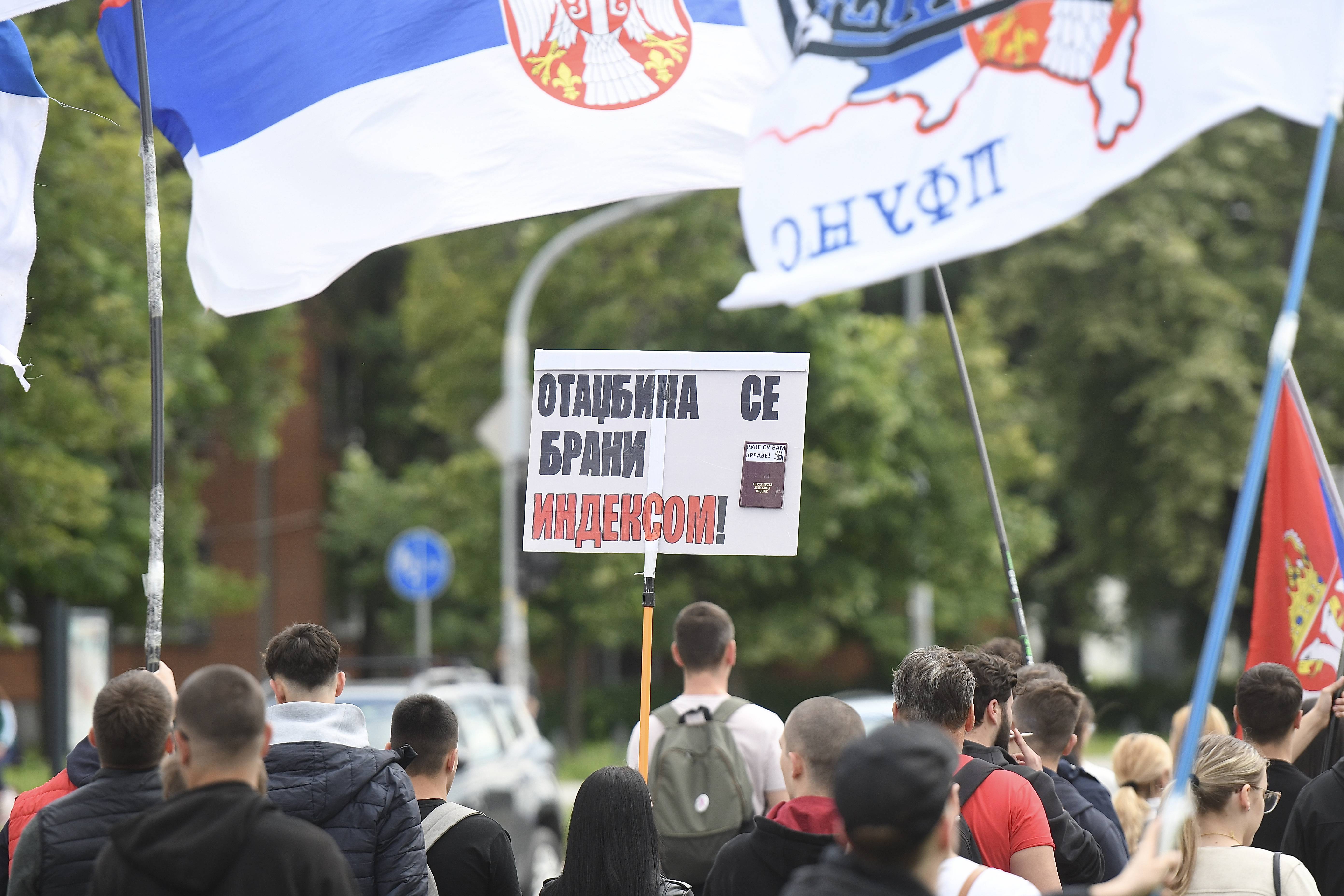 PROTEST PODRSKE MATURANTIMA NA KIM