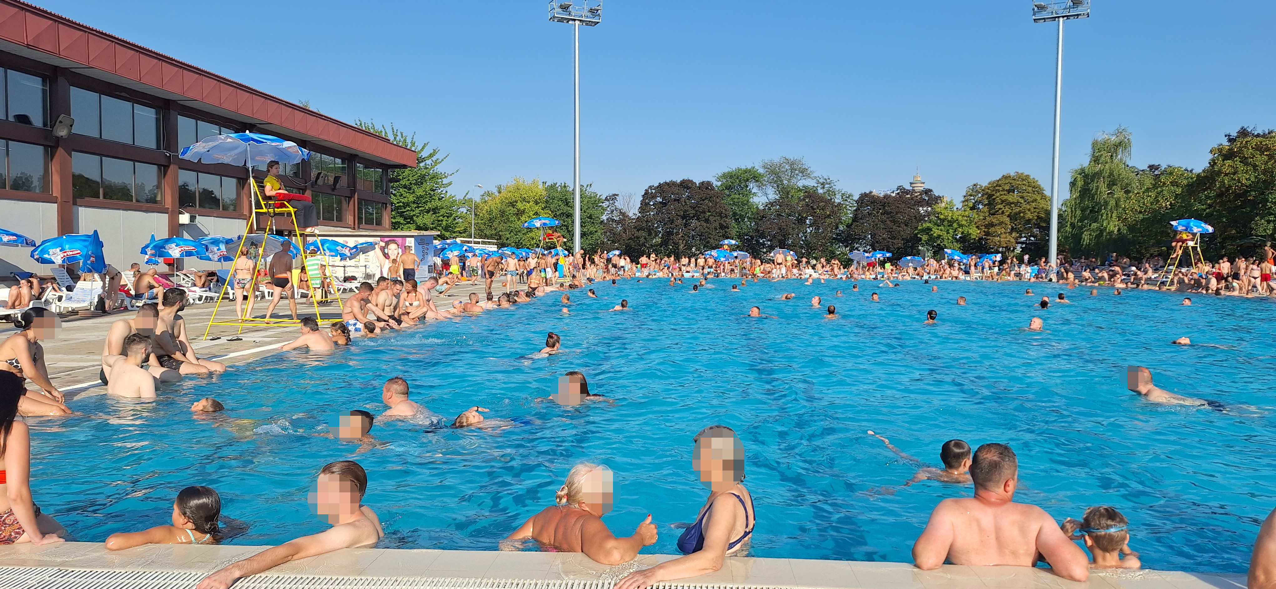 Sportski centar Novi Beograd, Bazen 11 april