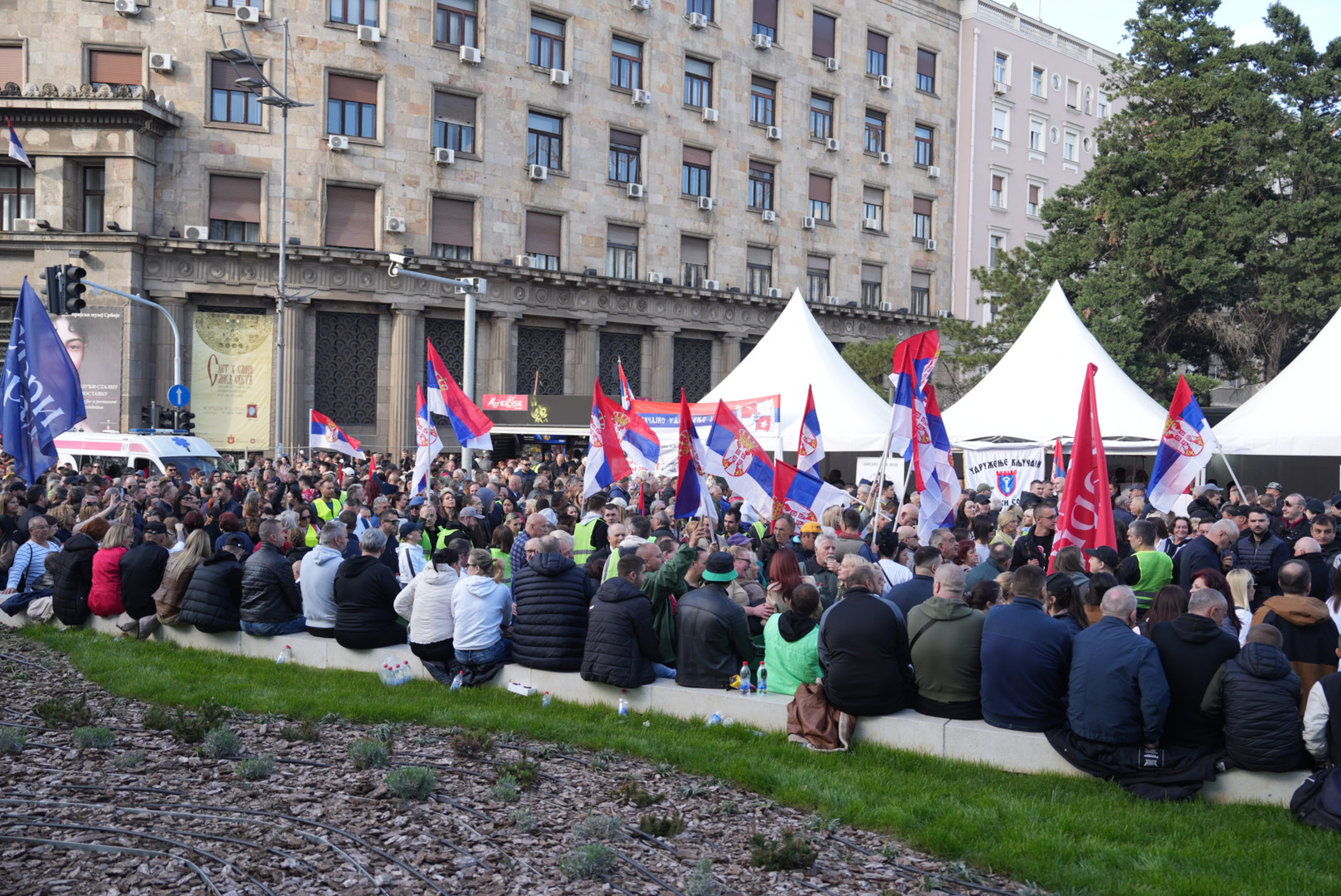 The second day of the three-day rally of the Movement for the People and the State "We will not give up Serbia!".Drugi dan trodnevnog skupa Pokreta za narod i drzavu "Ne damo Srbiju!".