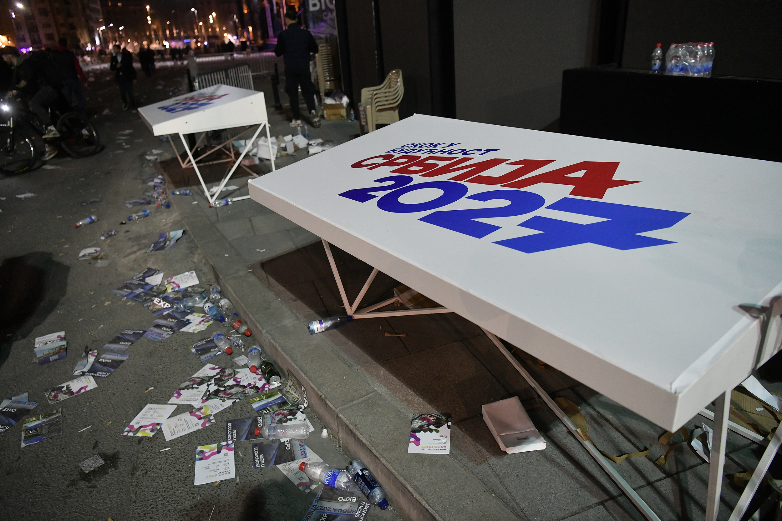 djubre đubre prljavština smeće sta je ostalo posle skupa Pokreta za narod i državu Foto: Goran Srdanov/Nova.rs