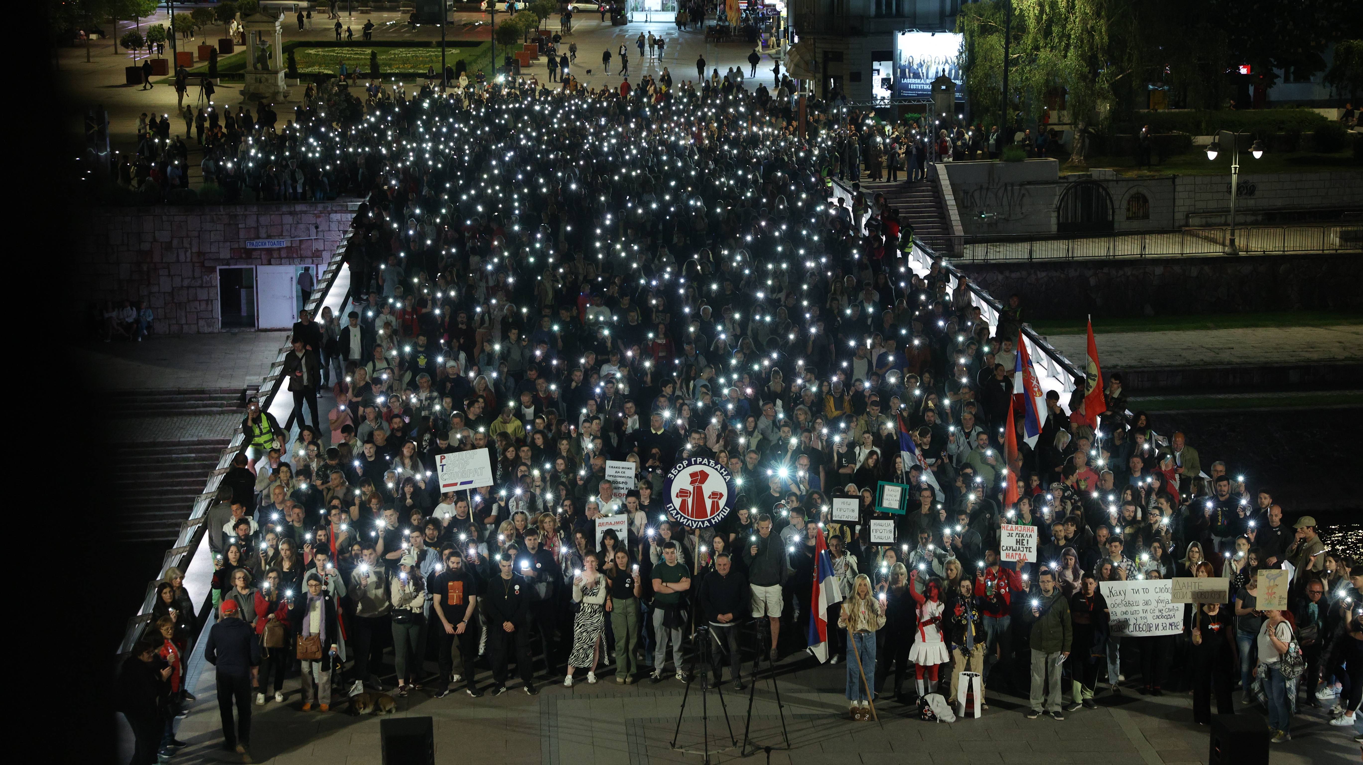 U NISU OBELEZENO SEST MESECI OD NESRECE U NOVOM SADU