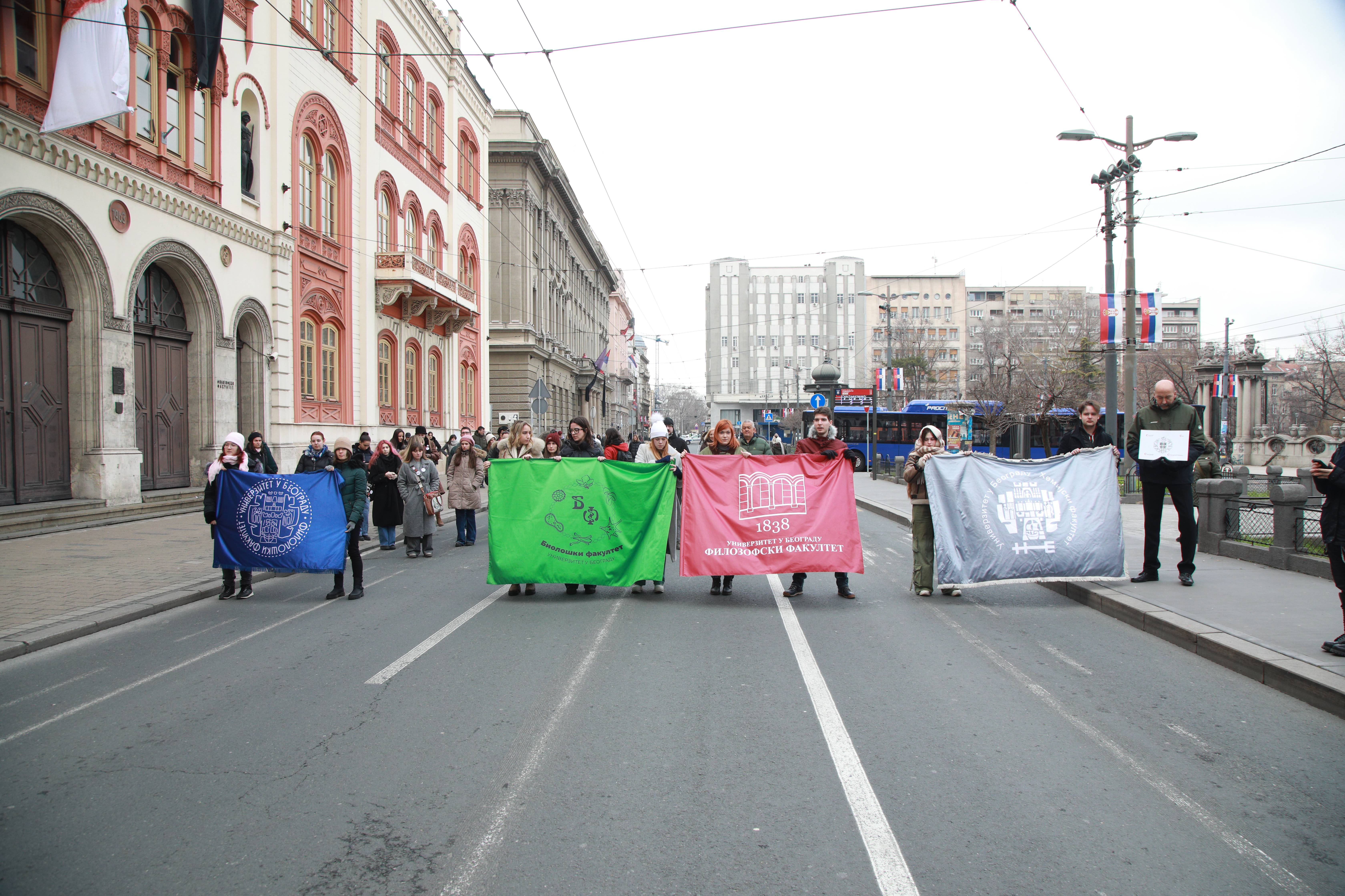 STUDENTI ODALI POSTU STRADALIMA U NESRECI U NOVOM SAD