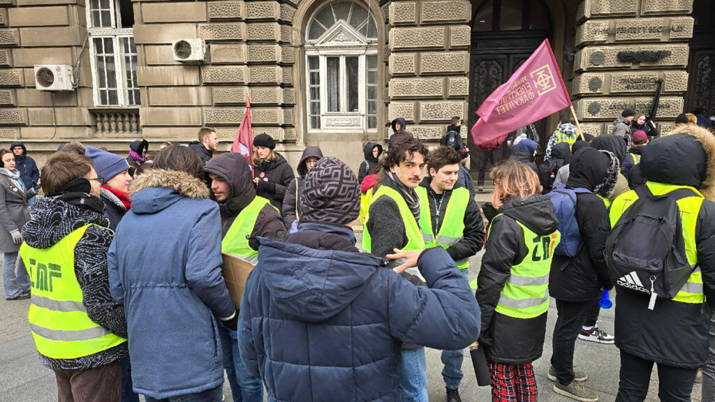 Mesto: Beograd
Datum: Wed Feb 12 10:18:31 CET 2025
Dogadjaj: DRUŠTVO - Protestna šetnja studenata ETF do Palate Srbija
Fotoreporter: Marko Dragoslavić
Izvor: FoNet