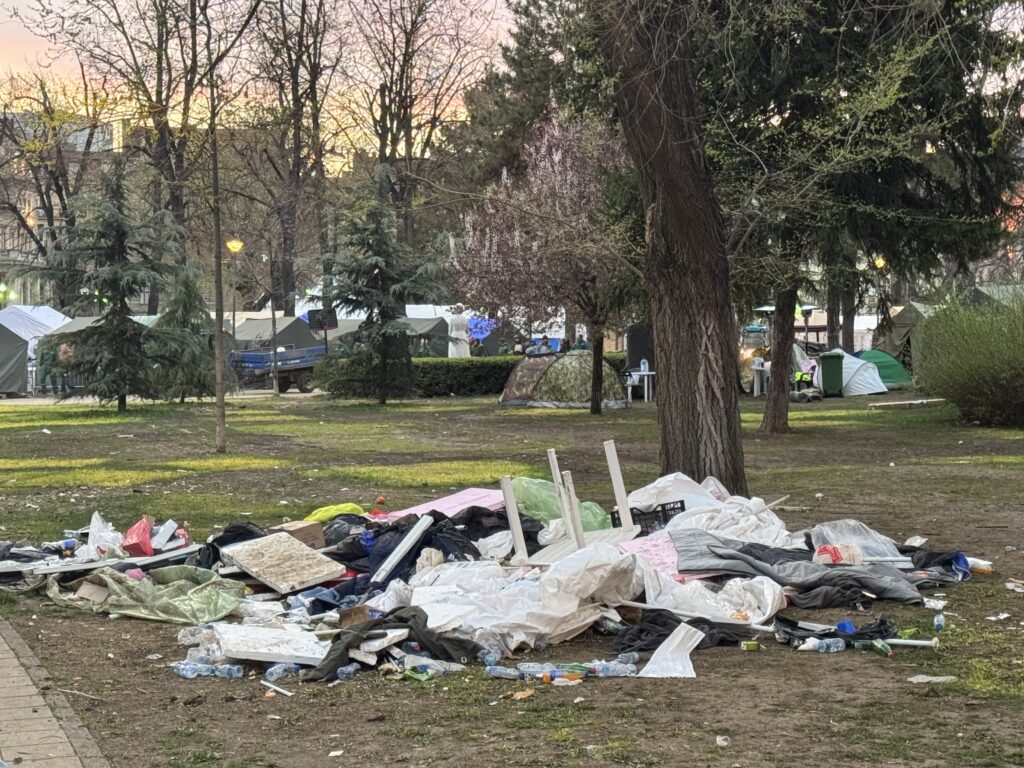 Beograd 18. mart 2025. Pionirski park studenti 2.0 koji žele da uče, Ćacilend, smetlište Foto: Vladislav Mitić/Nova.rs