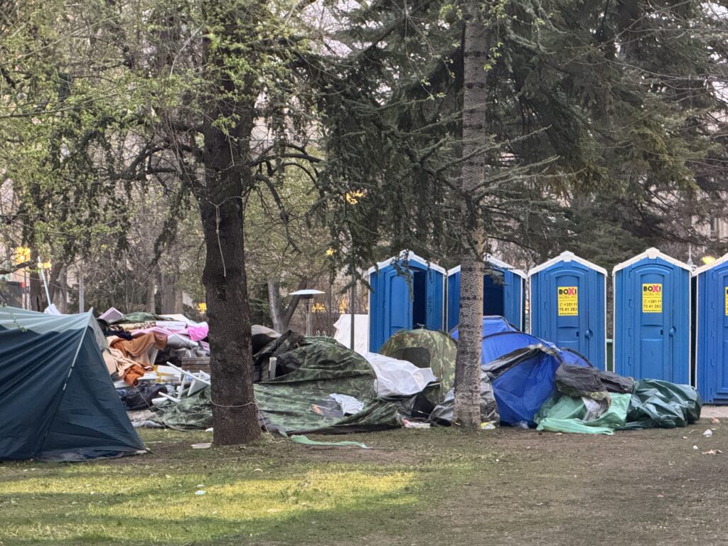 Beograd 18. mart 2025. Pionirski park studenti 2.0 koji žele da uče, Ćacilend, smetlište Foto: Vladislav Mitić/Nova.rs