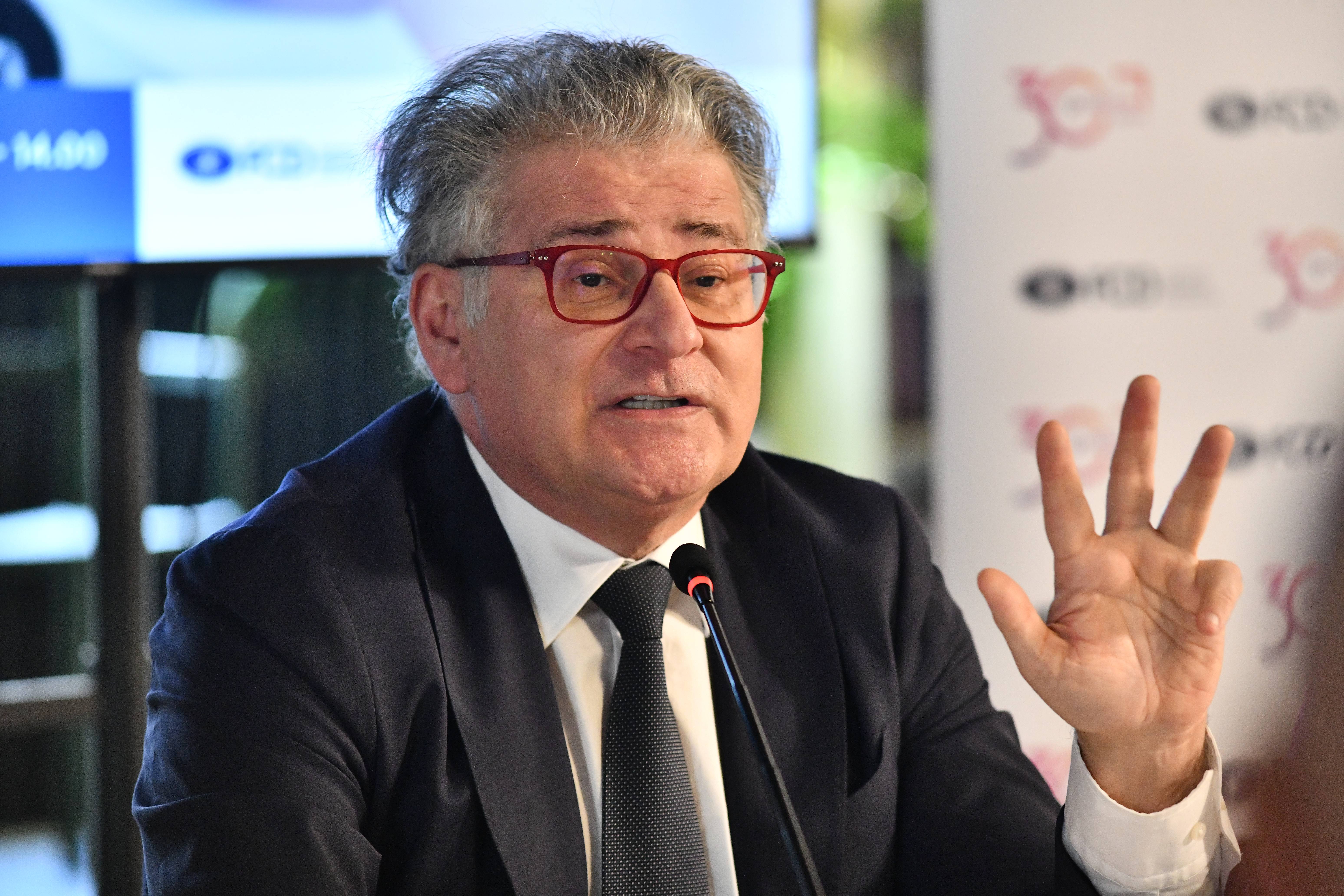 (NE)JEDNAKOST PRISTUPA ZDRAVSTVENIM USLUGAMA I LISTE CEKANJA