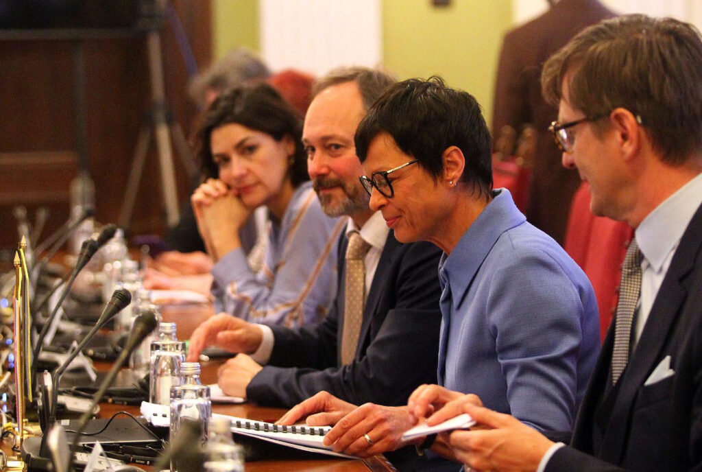 Mesto: Beograd
Datum: Wed Apr 30 10:40:10 CEST 2025
Dogadjaj: POLITIKA - Sastanak evropske komesarke za proširenje Marte Kos sa predstavnicima poslaničkih grupa opozicije u Skupštini Srbije
Fotoreporter: Aleksandar  Barda
Izvor: FoNet