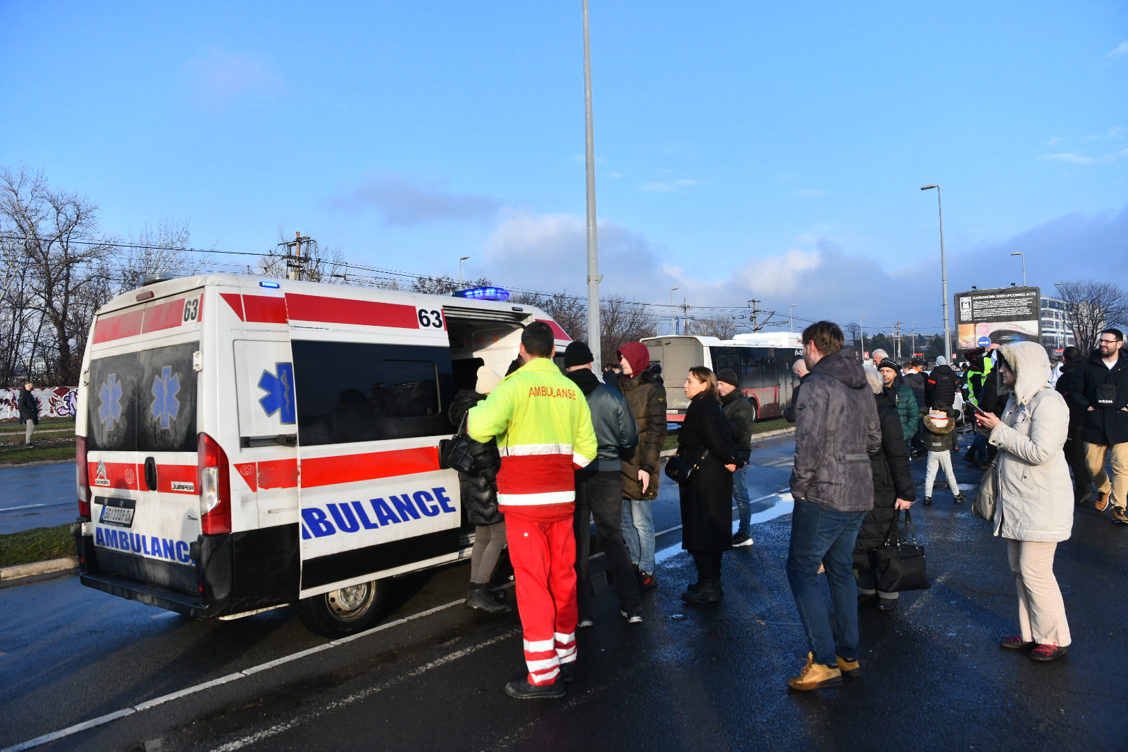 Beograd 24. januar 2025. Generalni štrajk, veliki protest studenata, građana, srednjoškolaca, hitna pomoć Foto: Vesna Lalić/Nova.rs