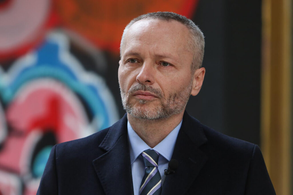 Mesto: Beograd
Datum: Thu Feb 22 14:39:57 CET 2024
Dogadjaj: EVROSERVIS/AGREMAN - izjava FoNetu advokata Aleksandra Olenika u okviru serija Agreman o spoljnoj politici
Fotoreporter: Milica Vučković
Ličnosti: Aleksandar Olenik
Izvor: FoNet