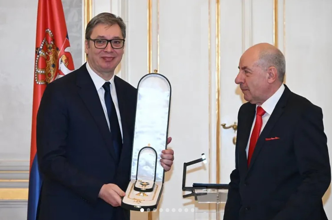 Aleksandar Vučić, Tamaš Šujok, Budimpešta, orden.
Predsednik Mađarske Vučiću uručio orden za „neizbrisive zasluge u interesu istorijskog pomirenja“