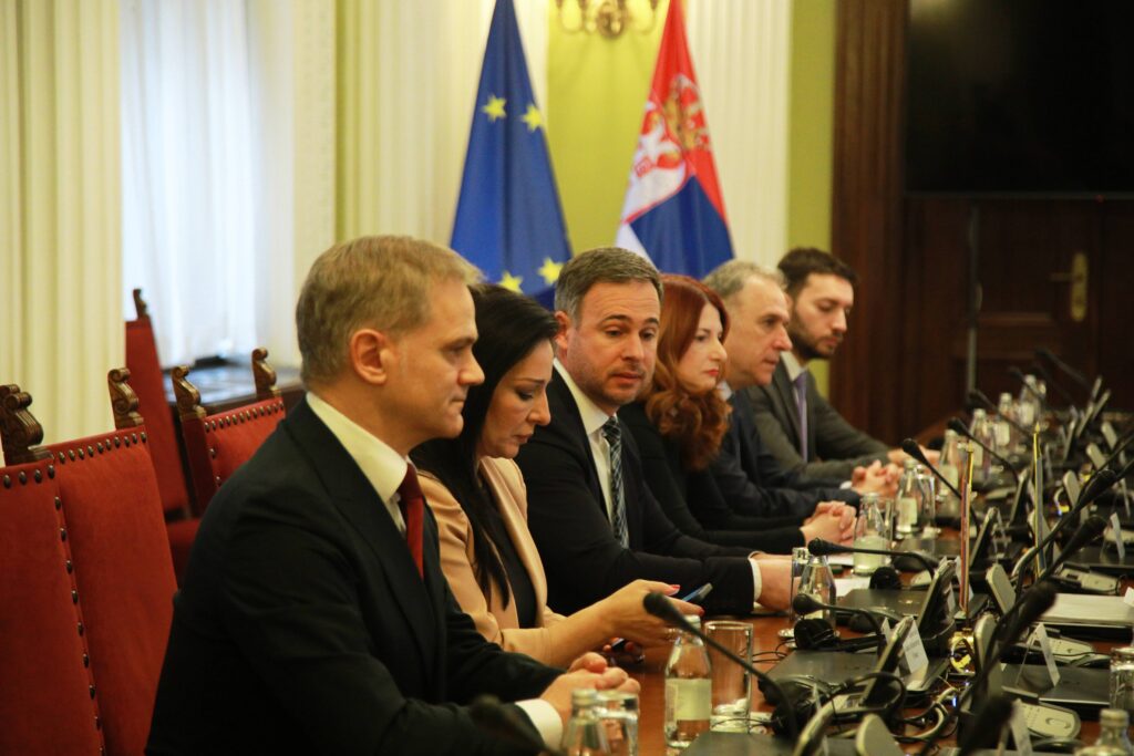 Beograd, 25.02.2025. - Izvestilac Evropskog parlamenta za Srbiju Tonino Picula razgovarao je sa predstavnicima opozicionih poslanickih grupa, danas u Domu Narodne skupstine. (BETAPHOTO/MILOS MISKOV)