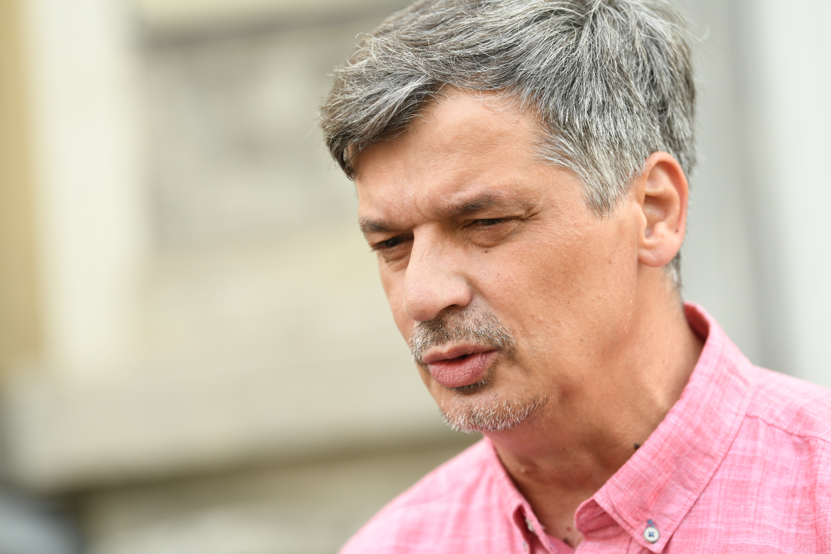 beograd 02.08.2024  podnošenje zahteva za ostavku ministra informisanja