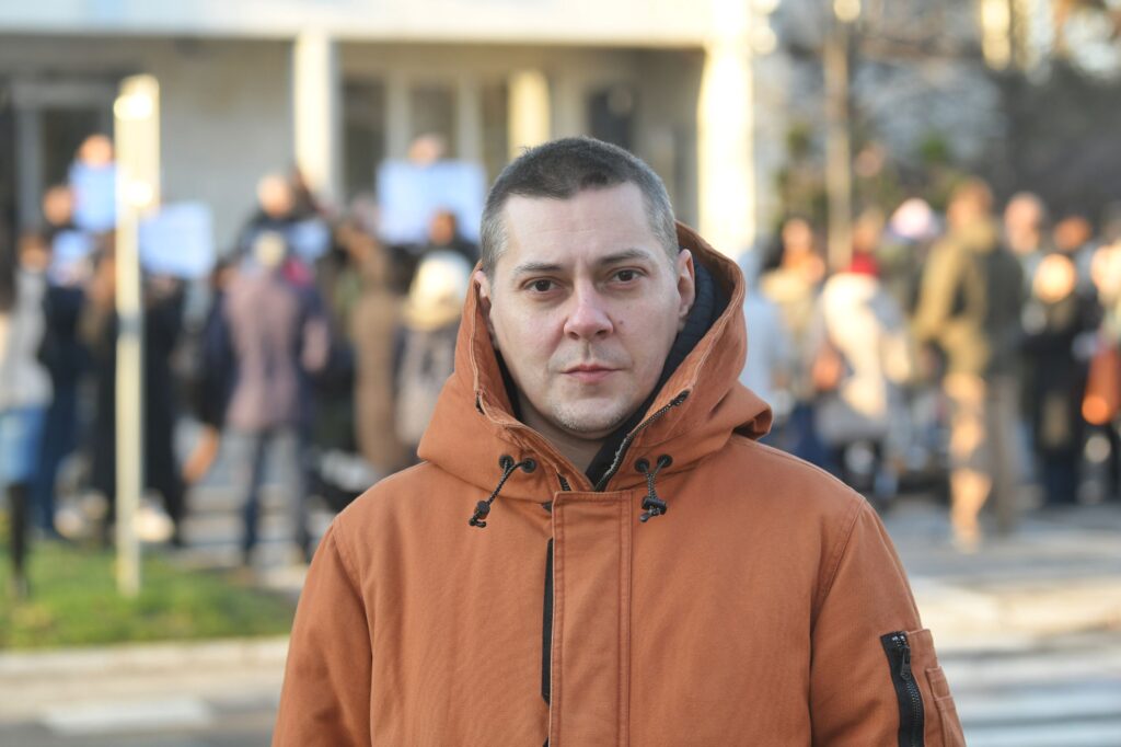 Protest Sremska Mitrovica akusersko nasilje Marko Šelić marcelo