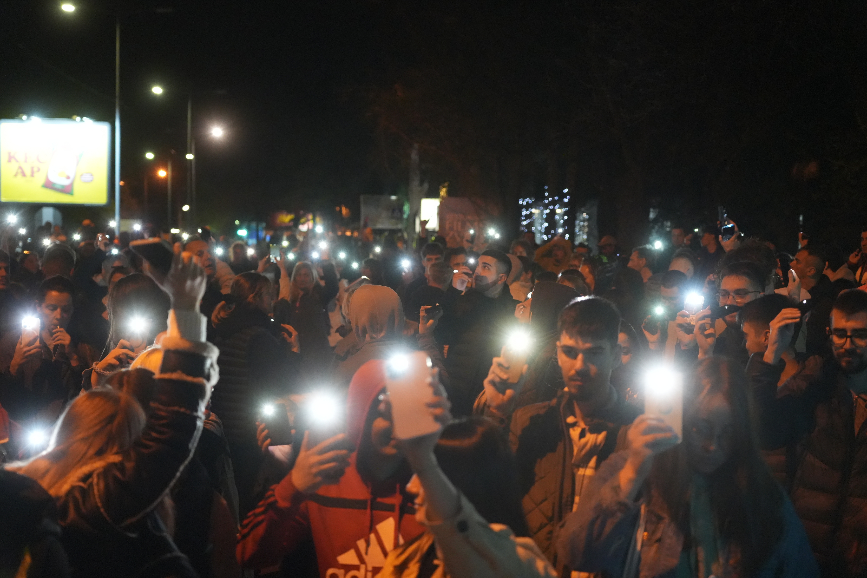 Sudden action of students - blockade of the Radio Television of Serbia building in Kosutnjak.Iznenadna akcija studenata - blokada zgrade Radio-televizije Srbije na Kosutnjaku.