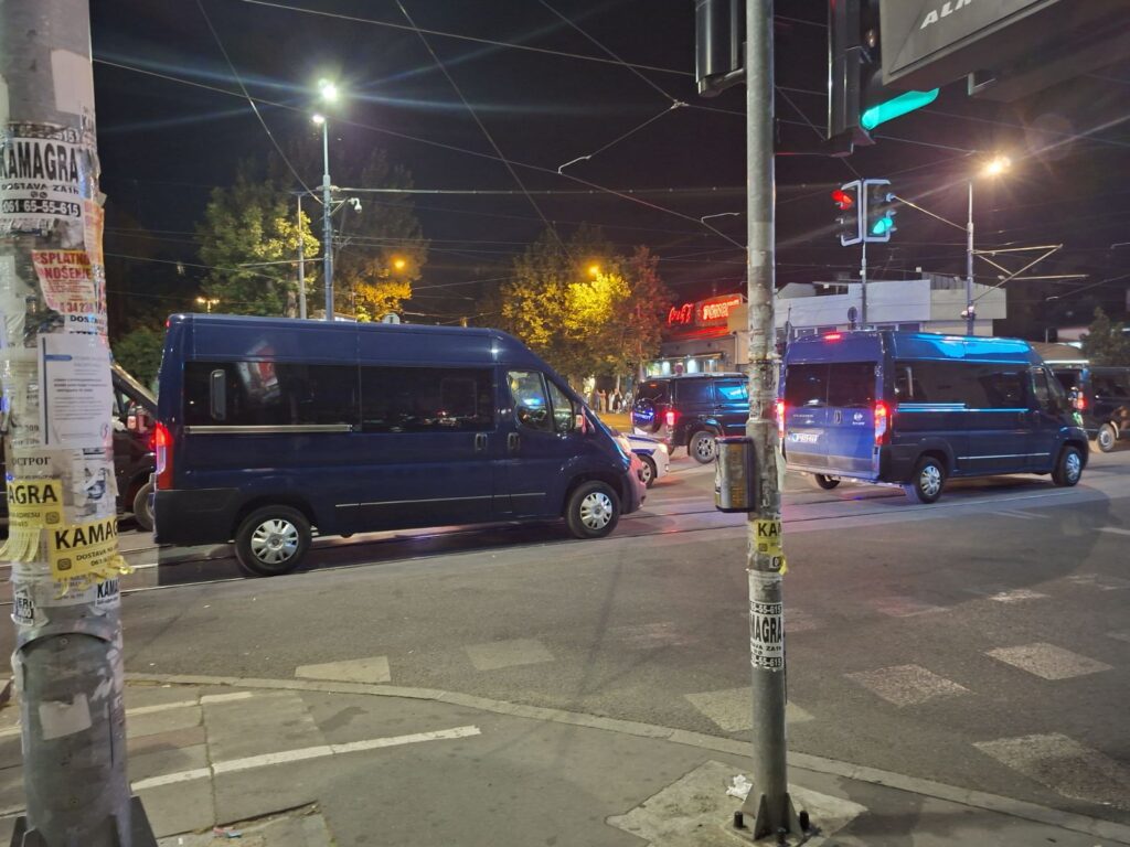 Bulevar kralja Aleksandra, blokada i policija blokada kod Vukovog spomenika