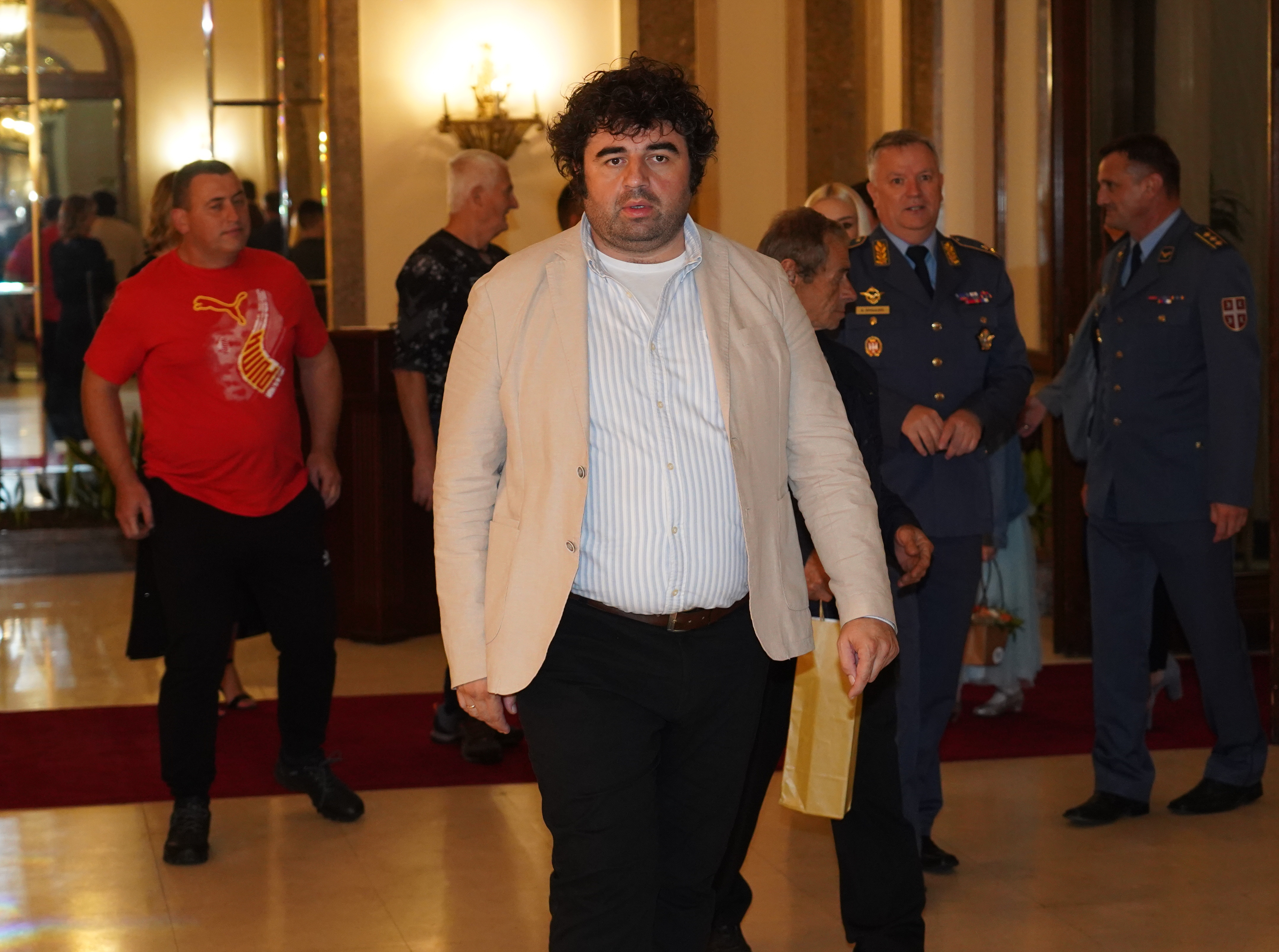 A formal reception for the actors and authors of the film "Heroji Haliard" was held in the Belgrade City Assembly.U Skupstini grada Beograda je uprilicen svecani prijem za glumacku i autorsku ekipu filma "Heroji Halijarda".