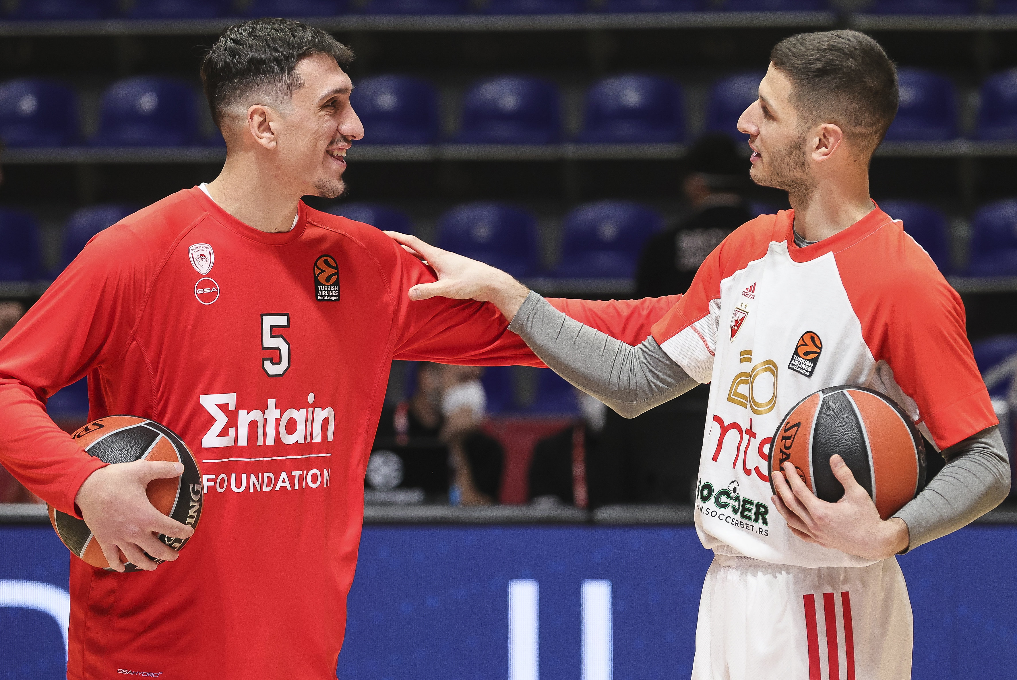 Giannoulis Larentzakis (L) and Nikola Ivanovic
Crvena Zvezda v Olympiacos Piraeus-Euroleague 
Beograd, 09.12.2021.
foto: Srdjan StevanovicStarsportphoto ©