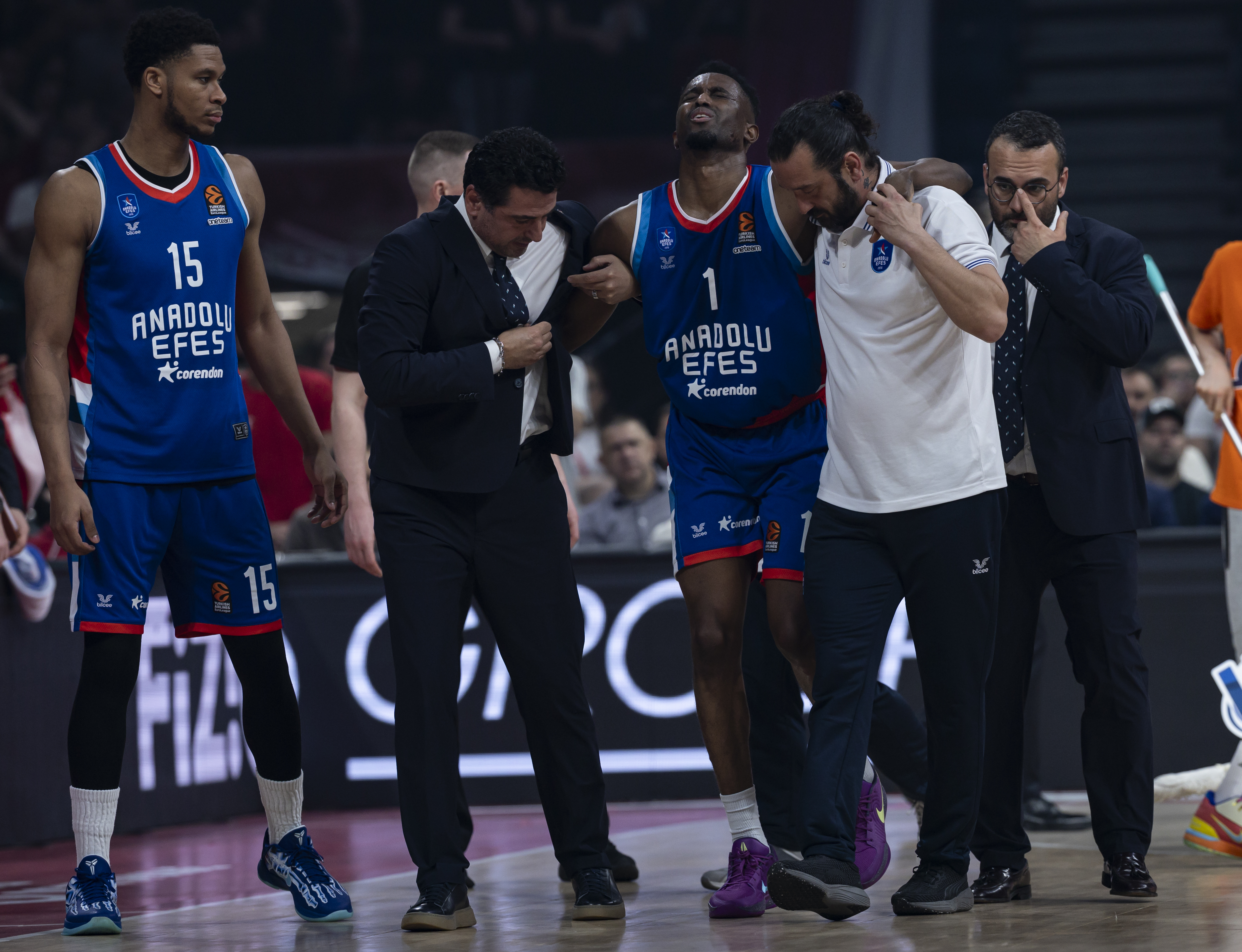 Crvena Zvezda Meridianbet Belgrade v Anadolu Efes - Turkish Airlines EuroLeague