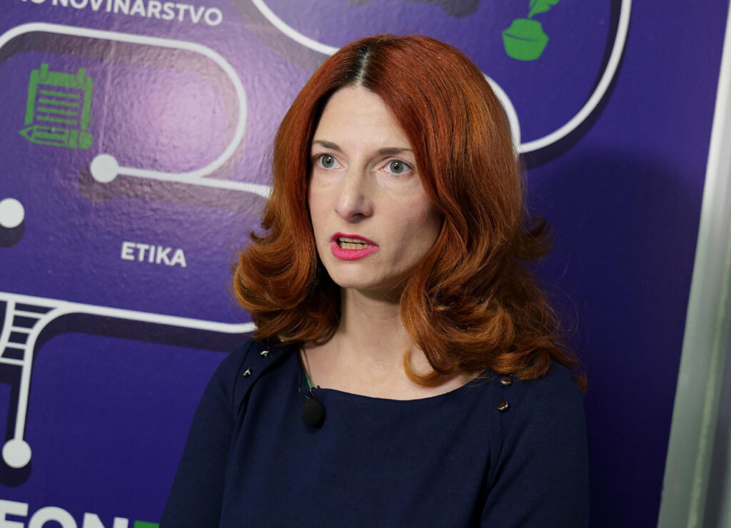 Mesto: BEOGRAD
Datum: Sun Dec 01 11:42:50 CET 2024
Dogadjaj: EVROSERVIS/KVAKA 23 - izjava FoNetu narodne poslanice Zeleno-levog fronta Biljane Đorđević u okviru serijala Kvaka 23
Fotoreporter: Milica Vučković
Ličnosti: Biljana Djordjević
Izvor: FoNet