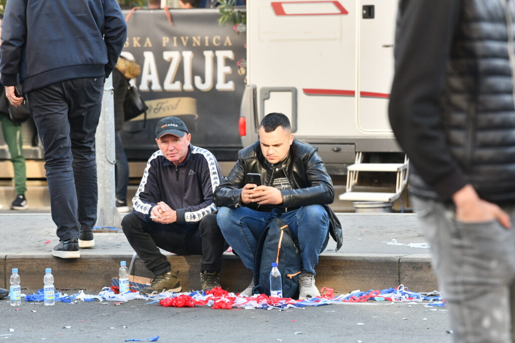 Beograd 12.04.2025. Organizovan dolazak pristalica SNS-a na skup pod nazivom Ne damo Srbiju, povodom osnivanja Pokreta za narod i državu