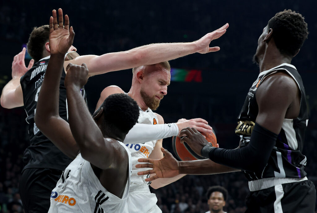 Real Madrid's Dzanan Musa (C) during the Euroleague regular season round 34 basketball match between Paertizan and Real Madrid at Belgrade Arena on April 10, 2025 in Belgrade, Serbia.(Photo by STARSPORT/Pedja Milosavljevic)