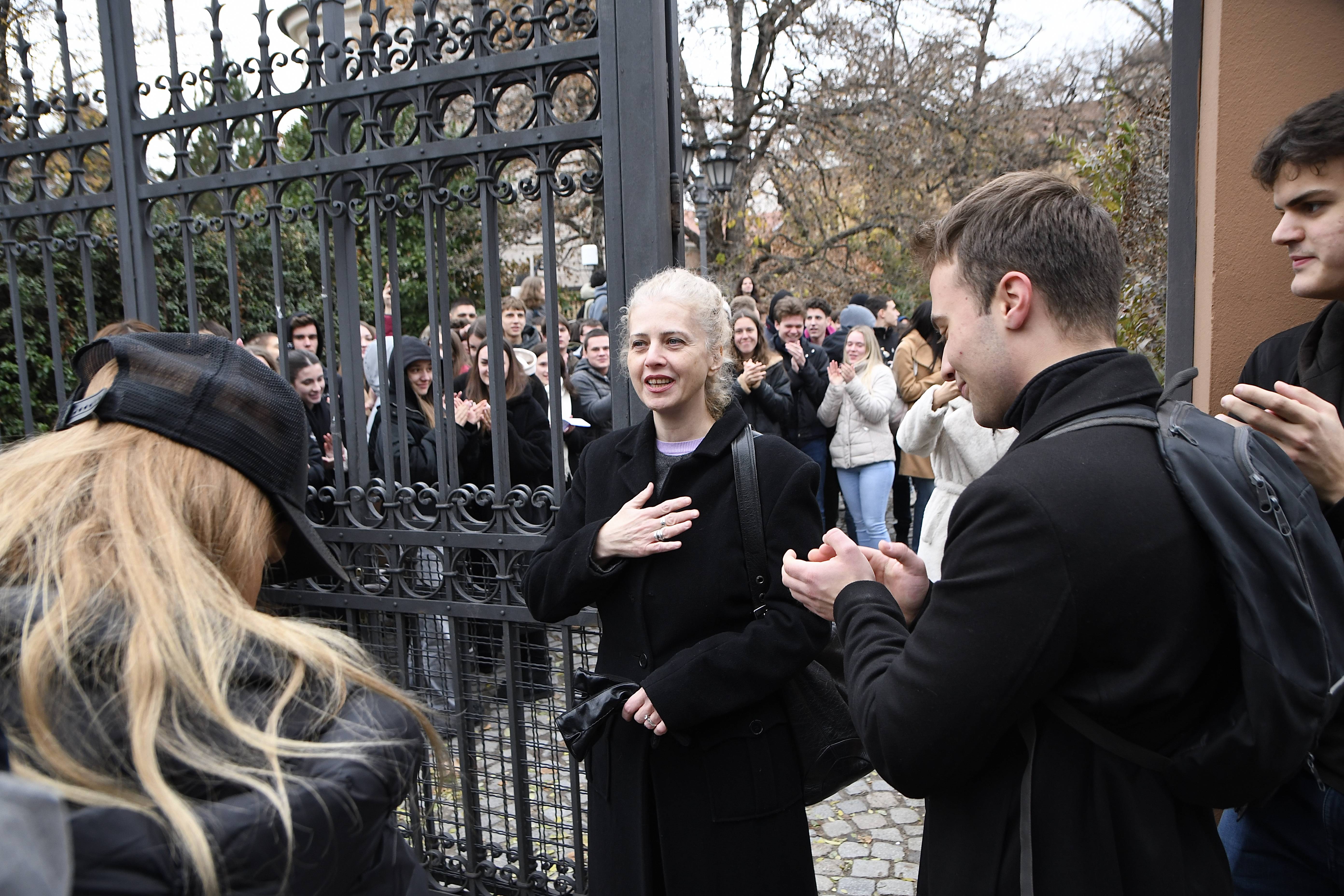 PROTEST UCENIKA ISPRED JOVINE GIMNAZIJE