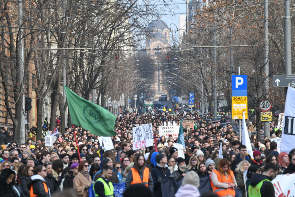 Beograd 05.02.2025. Protest ispred ministarstva prosvete, protest prosvetni radnici studenti đaci