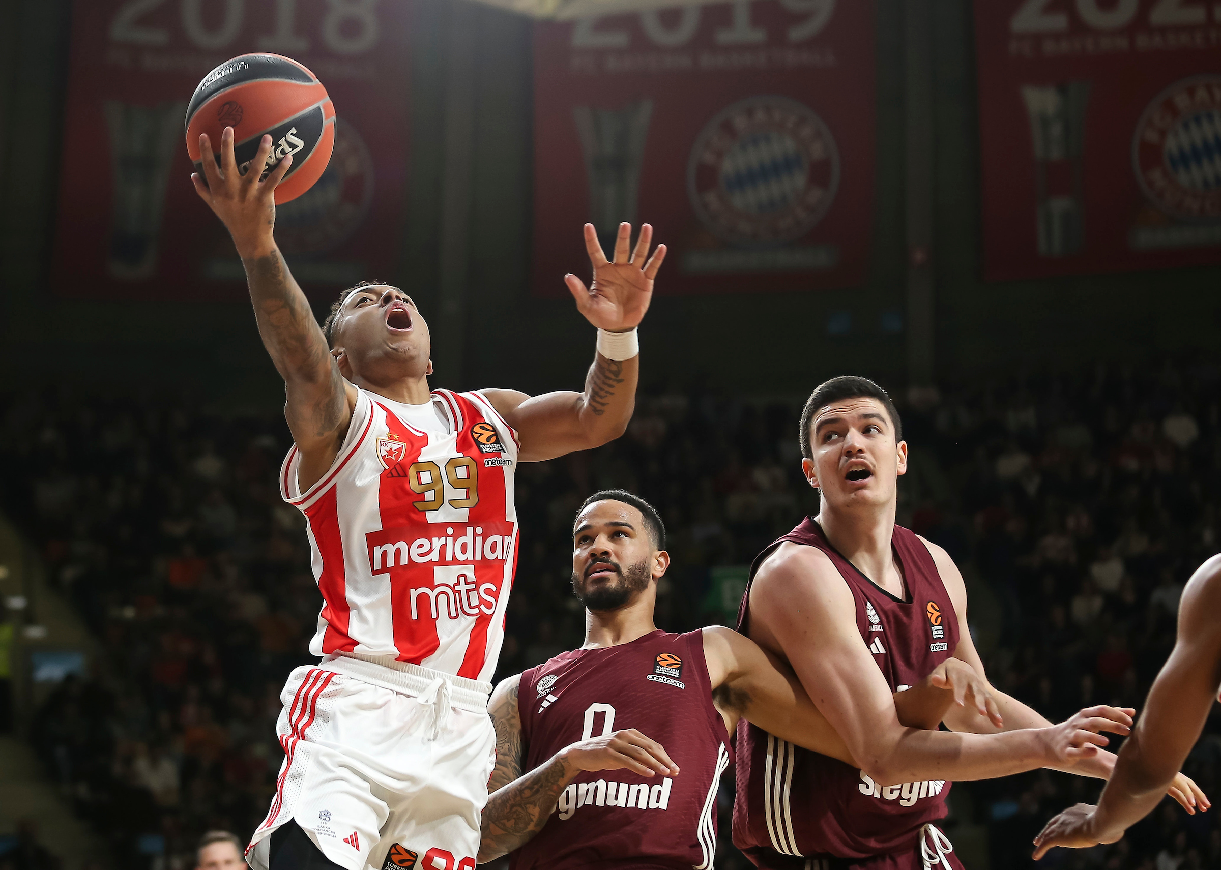 during the 2023/2024 Turkish Airlines EuroLeague match between FC Bayern and Crvena Zvezda Meridianbet Belgrade at BMW Park on March 01, 2024 in Munich, Germany. (Photo by Nikola Gligic/Starsport.rs ©)