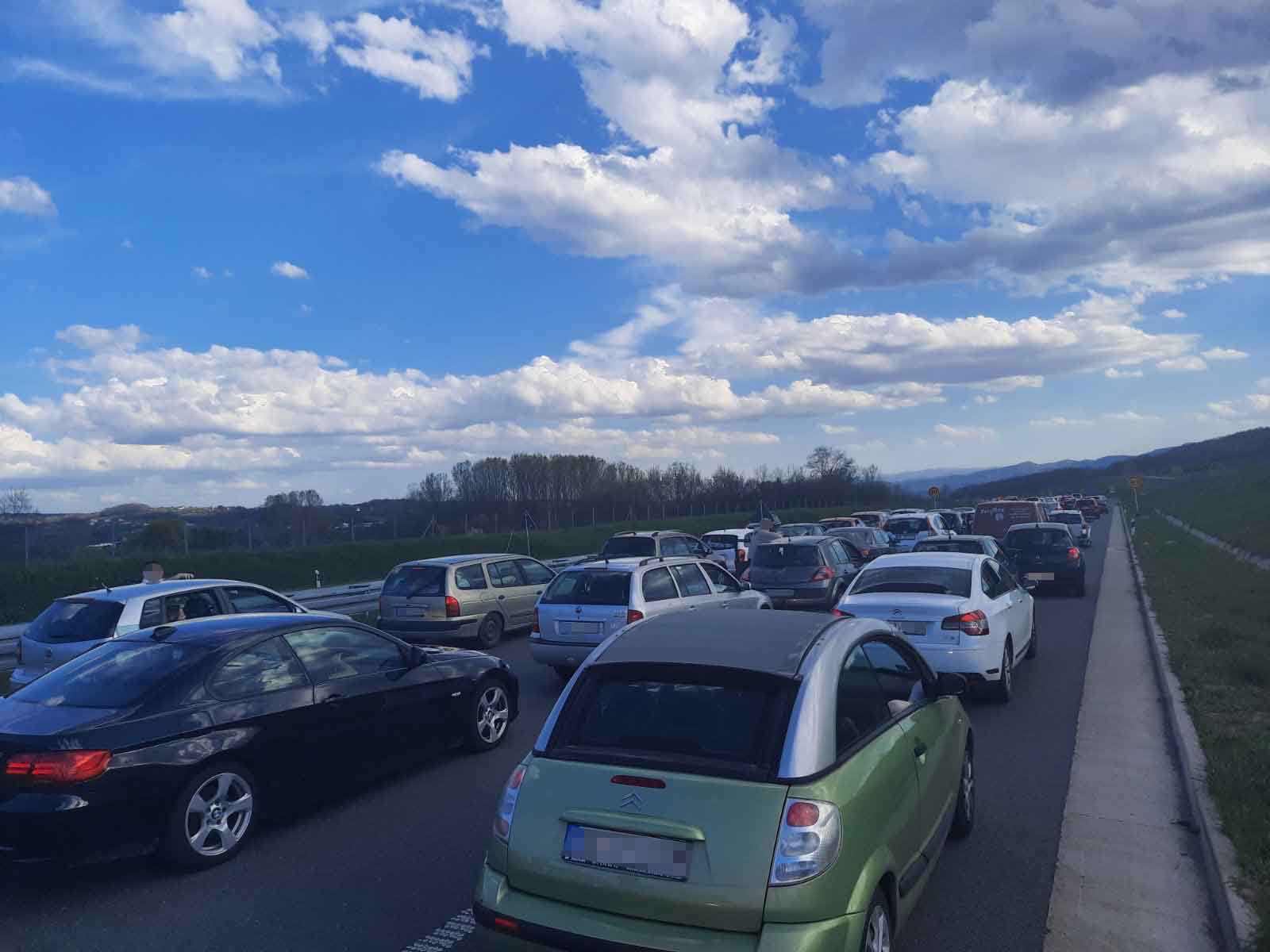 milos veliki guzva foto nova rs