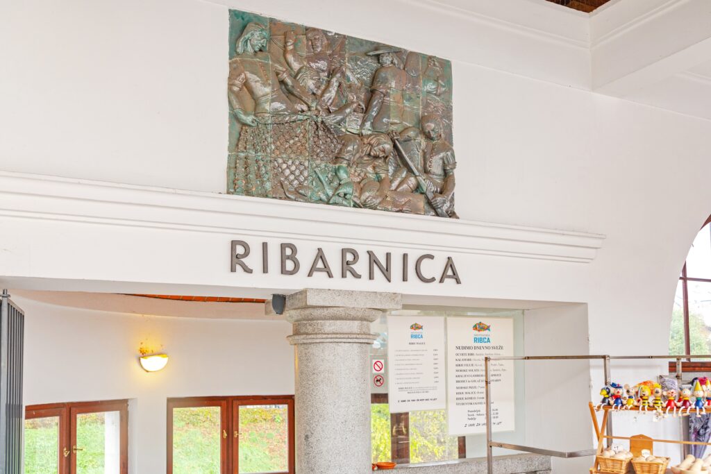 Ljubljana, Slovenija, pijaca, reka Ljubljanica