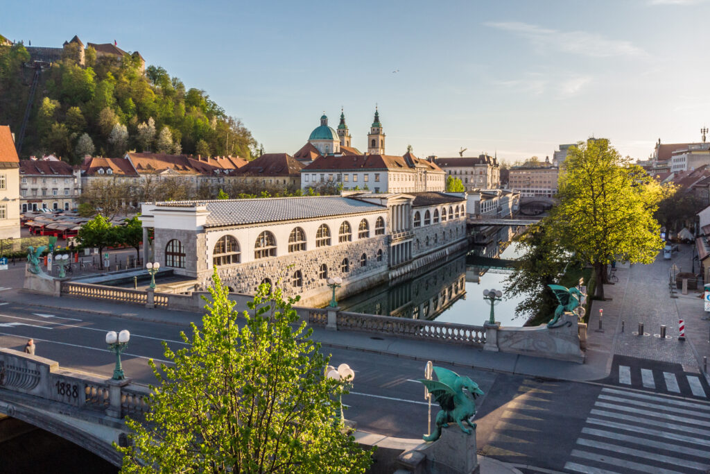 Ljubljana, Slovenija, pijaca, reka Ljubljanica