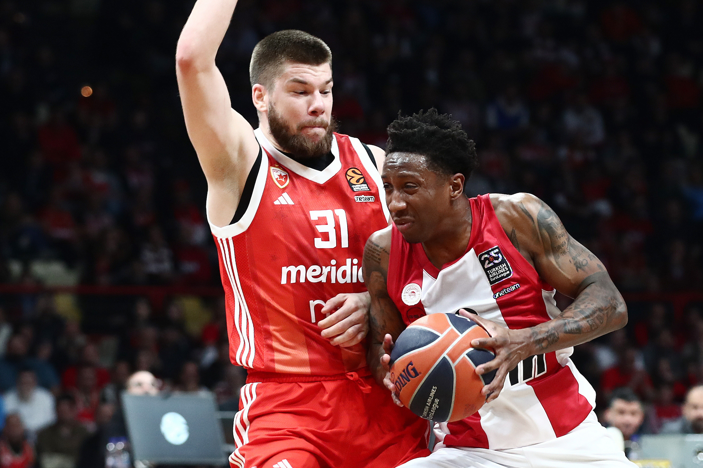 OLYMPIAKOS-ZVEZDA_379774