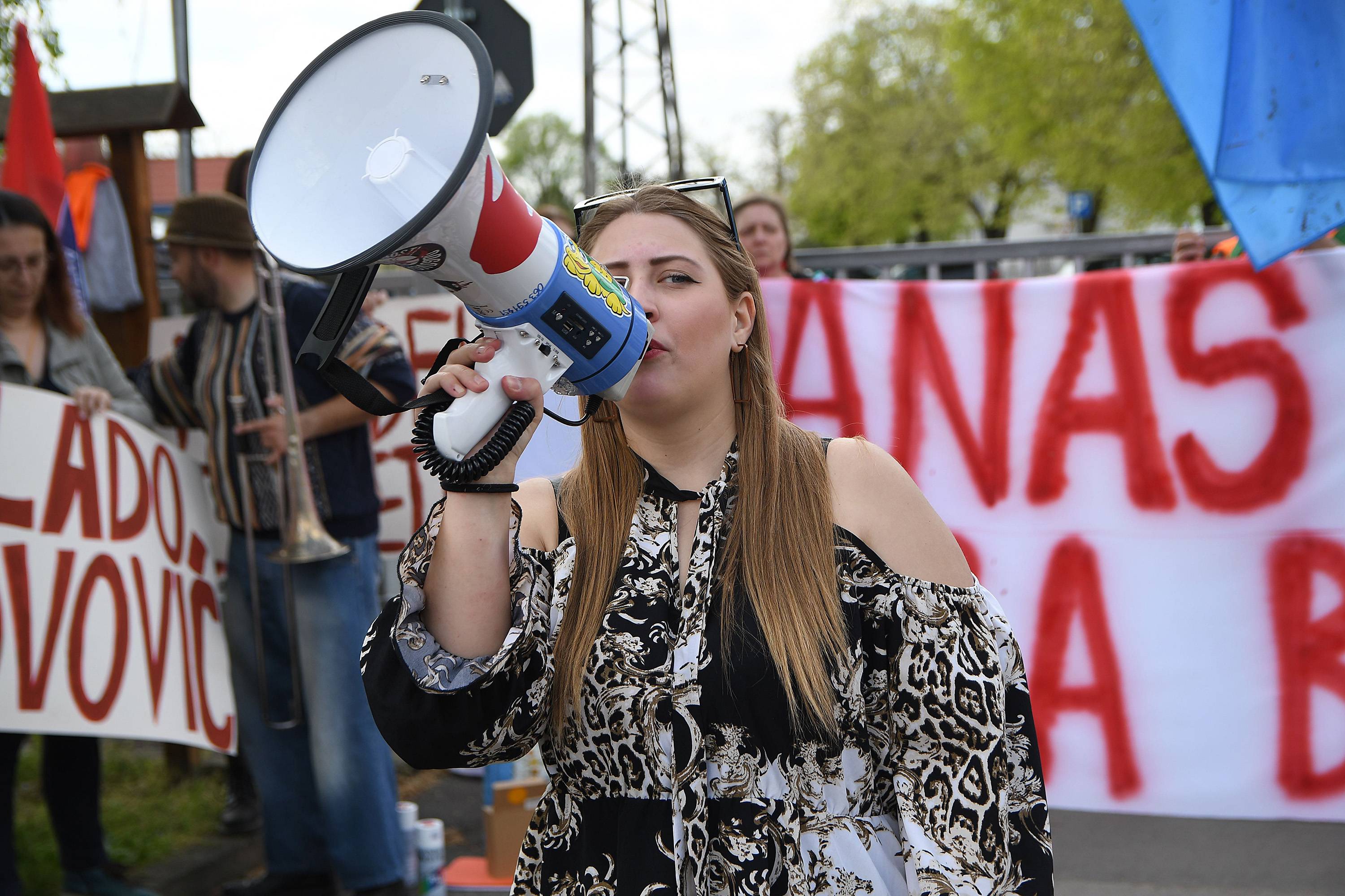 PROTEST ISPRED ZATVORA U NOVOM SADU