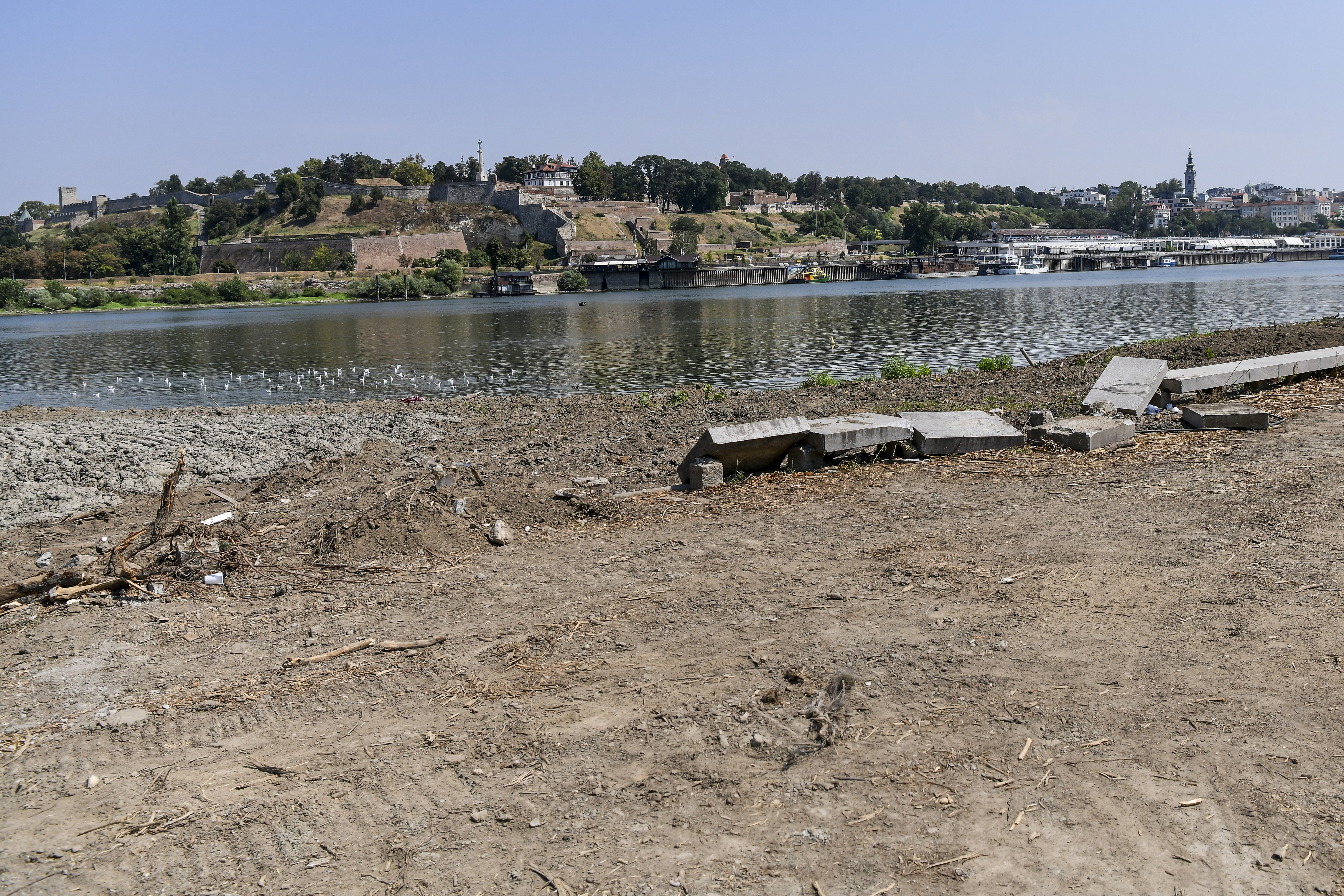 Ušće, kej, splavovi, uklanjaje splavova sa Ušća, Novi Beograd